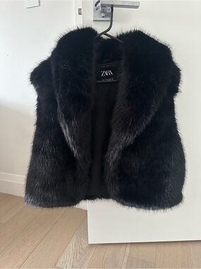 ZARA - Black Fur Vest
